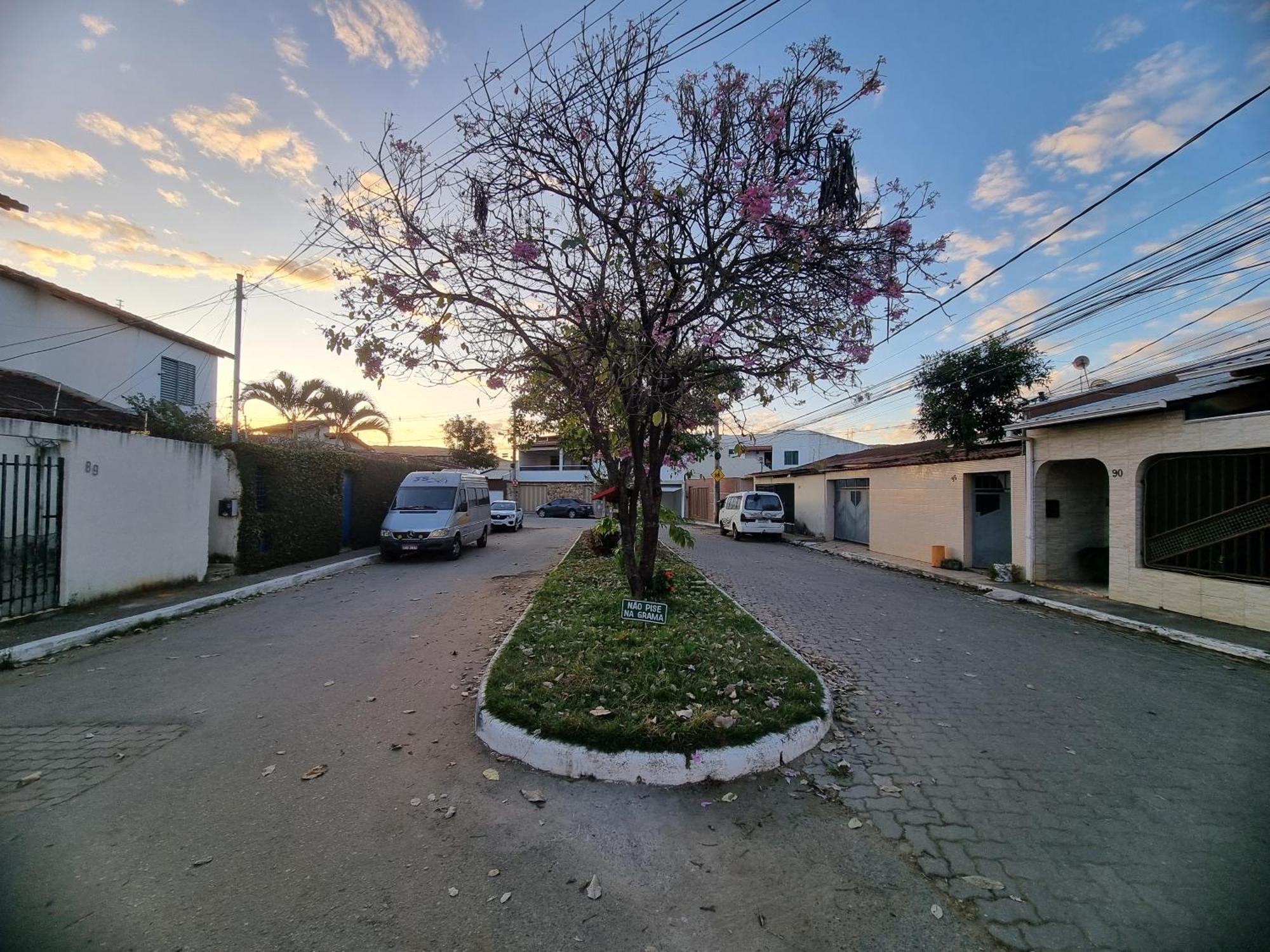 Th 101 - Flat Com Banheira De Hidromassagem Apartment Governador Valadares Luaran gambar